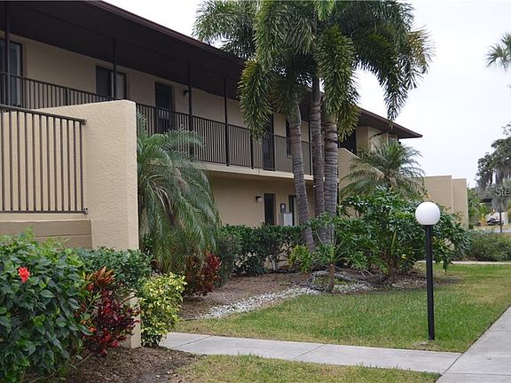 3rd image of 4056 Oakview Dr Unit E4