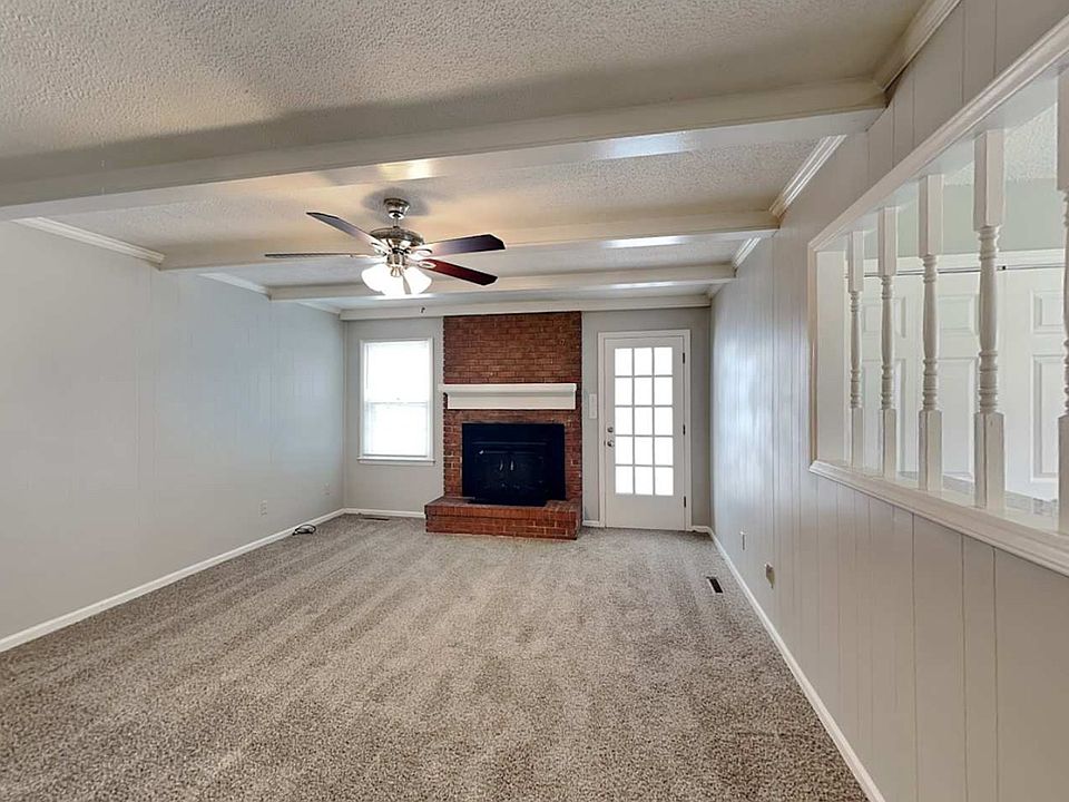 1st image of 226 Hughey Dr #226
