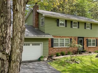 41 Whitney Dr, Woodstock, NY 12498