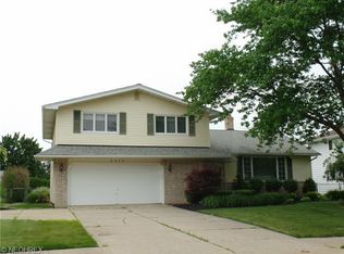 5419 Meadow Wood Blvd, Lyndhurst, OH