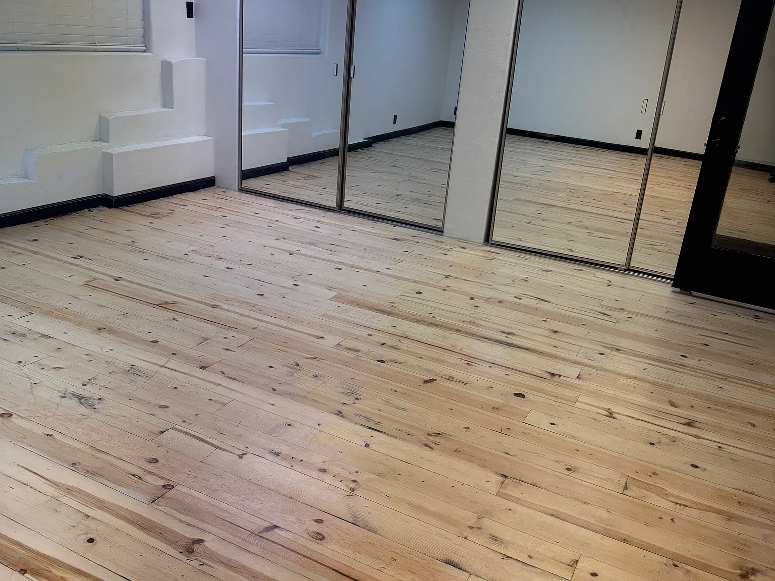 1 bed, 890 sqft, $1,470 — Photo 4