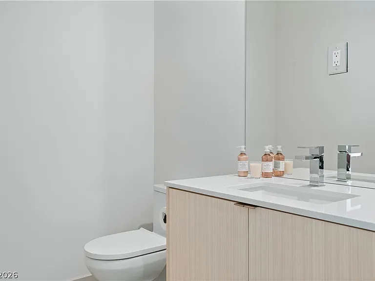 66 Lakefront Dr — Photo 28