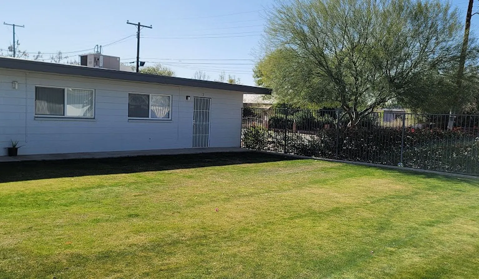 Sun Terrace Apartments — Photo 1