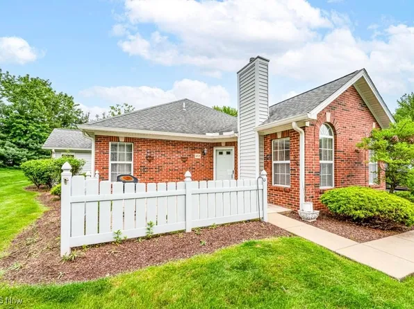 41 Newton Square Dr Unit 2, Canfield, OH 44406