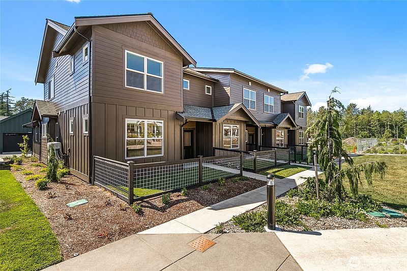 2nd image of 4236 Melrose Lane