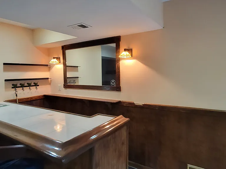 107 Windsor Ct — Photo 4