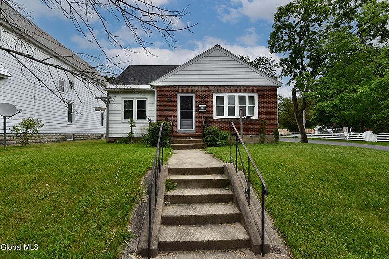 4th image of 1702 Lenox Road