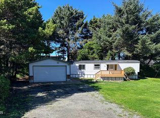 5194 SW Field Ave, Waldport, OR 97394