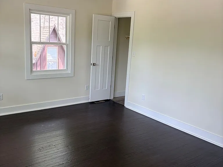 0446-448 E 2nd St — Photo 9