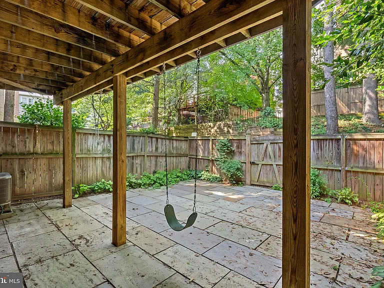 11017 Cedarwood Dr — Photo 32