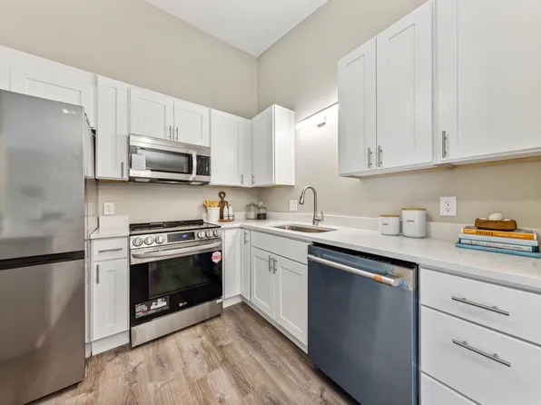 19143 Twilight Trl, Eden Prairie, MN 55346