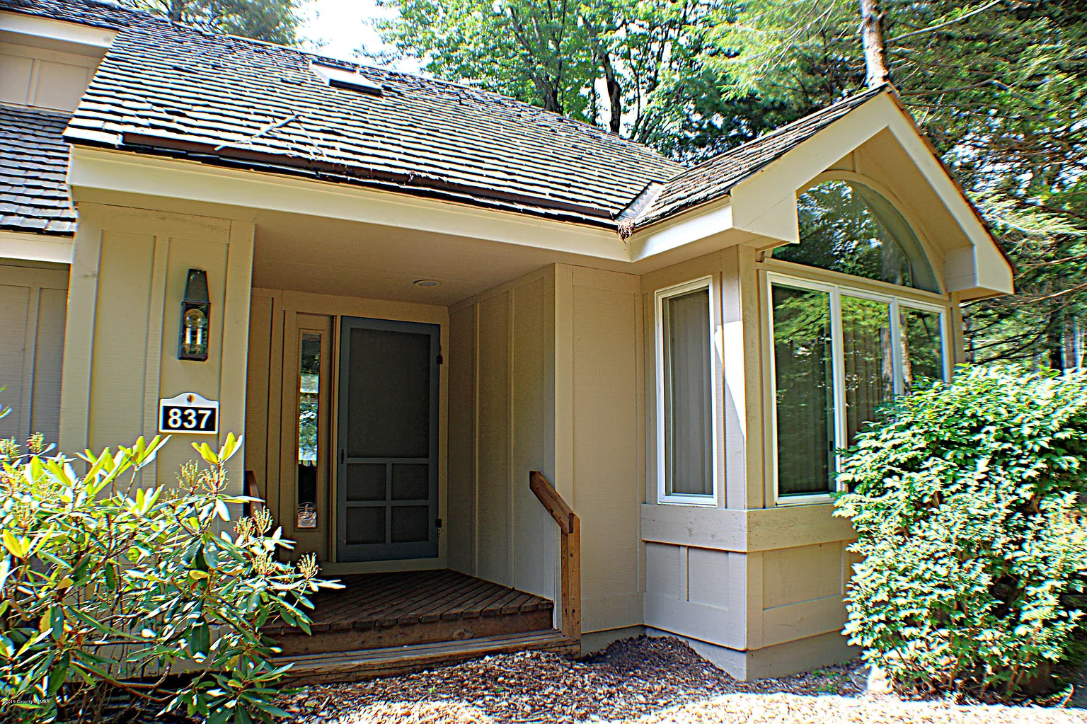 837 Crest Pines Ln photo 1