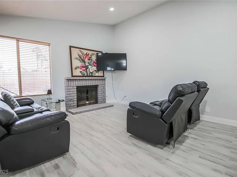 7399 Topeka Dr — Photo 4