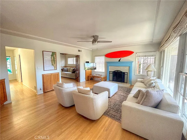 123 W Avenida Valencia — Photo 5