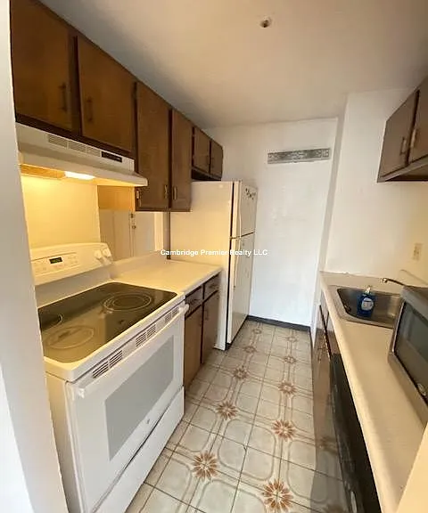 45 Trowbridge St #2AB — Photo 6