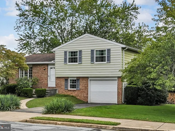 15 Elm St, Reading, PA 19606
