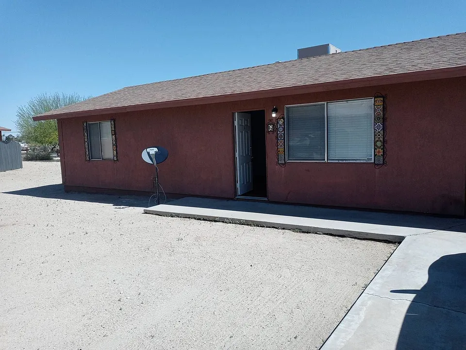 6605 Mesquite Ave