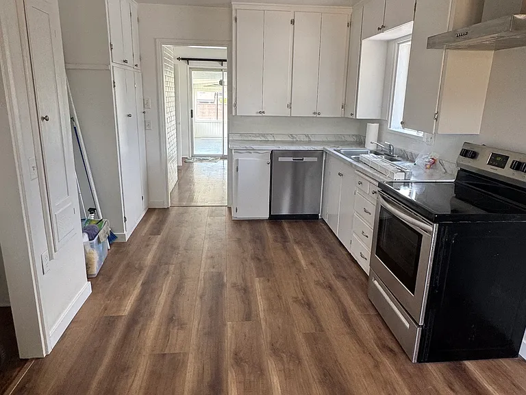651 W 4th St — Photo 5