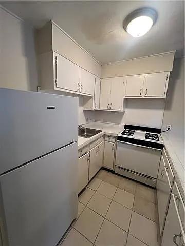 3550 Coliseum St #1 — Photo 7