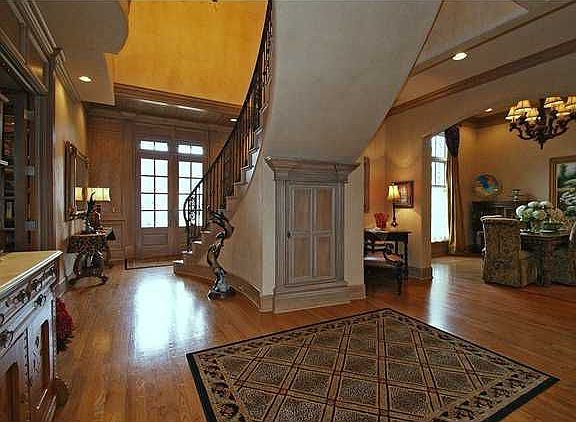 4th image of 5800 Mistletoe Ct