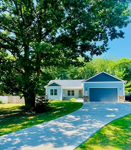 2027 N Lakeshore Dr, Ludington, MI 49431 MLS 23028045 Zillow