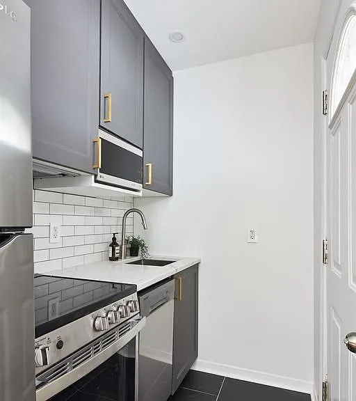 331 Catherine St #C — Photo 6