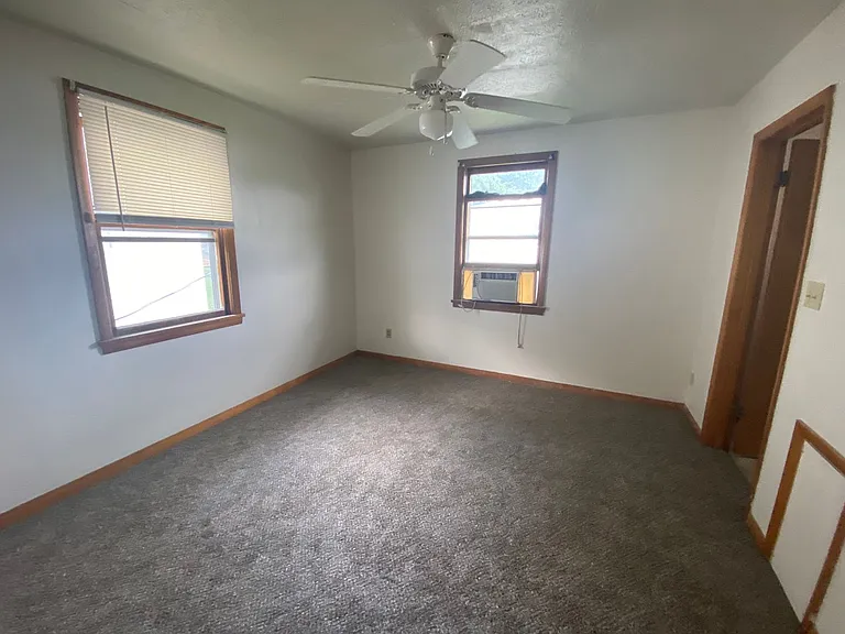 102 Andrew St — Photo 4