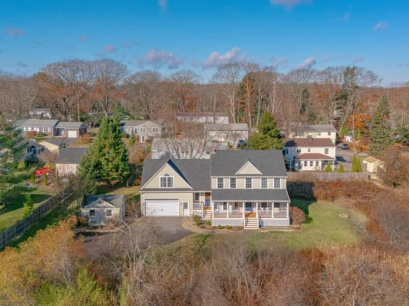 2 Abbey Lane, Cape Elizabeth, ME 04107