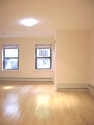 Rented by Perry Associates NYC Inc | media 29