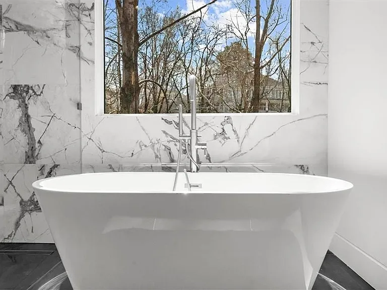 942 Peachtree Battle Cir — Photo 43