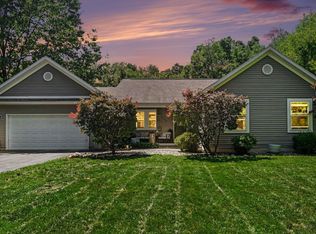1298 Kendor Dr, Brighton, MI 48114