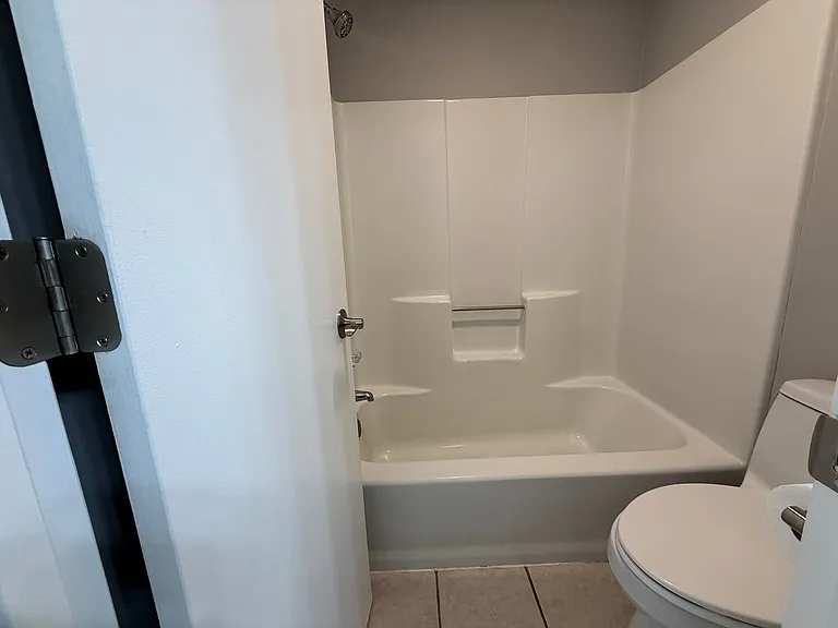 1312 Twin Springs Ct — Photo 9