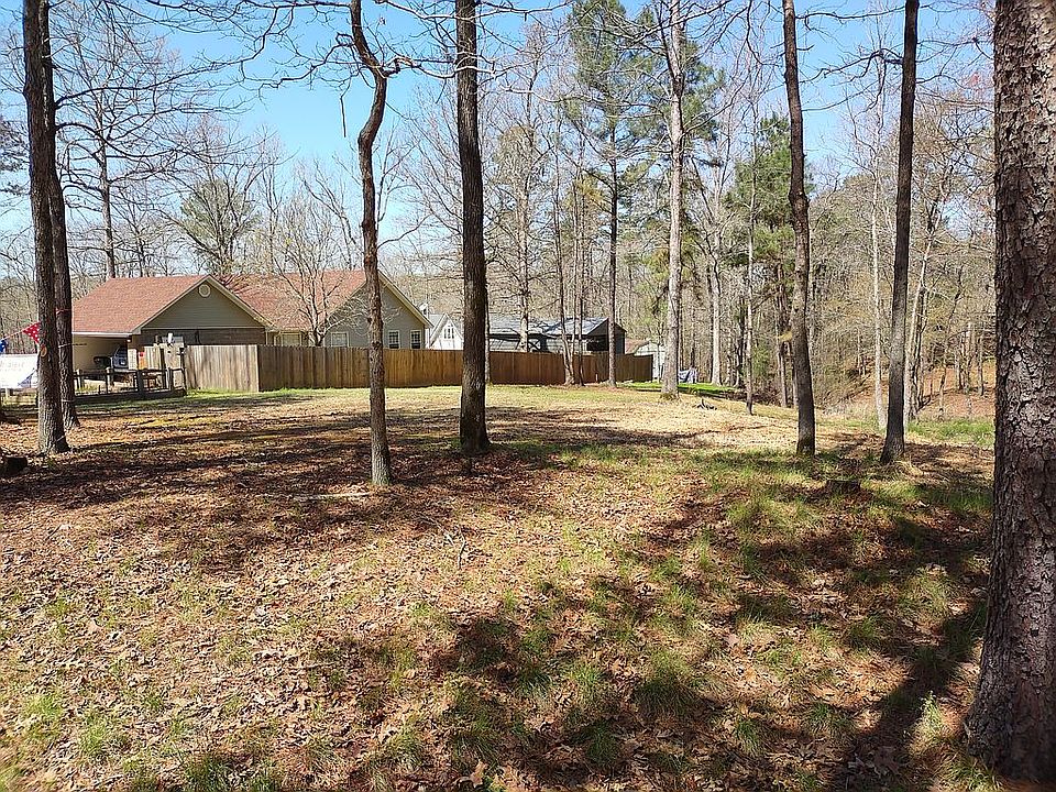 Corner lot pad site