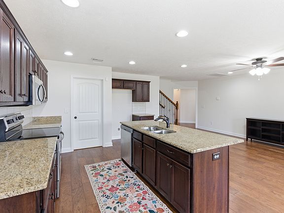 5th image of 2911 Ronstadt Dr