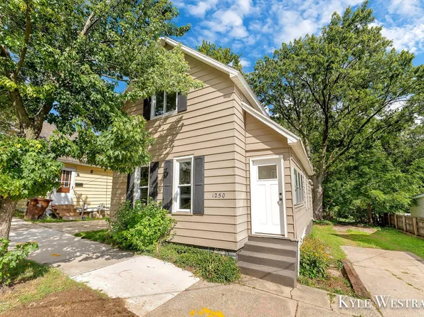 1250 Garfield Ave NW, Grand Rapids, MI 49504