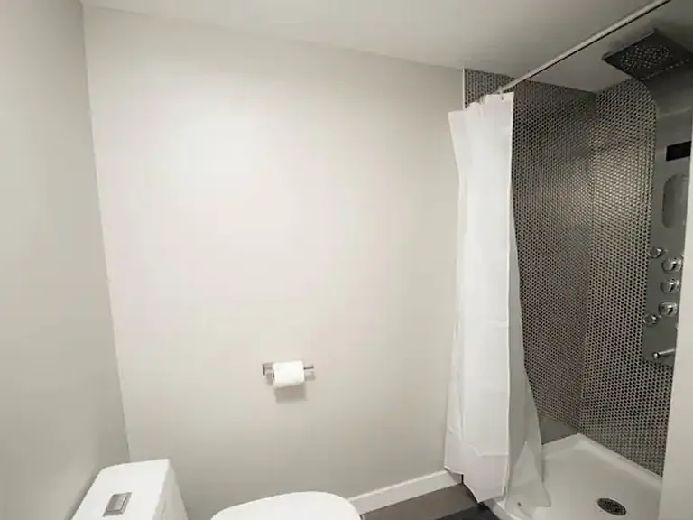 105 Jennifer Rd — Photo 17