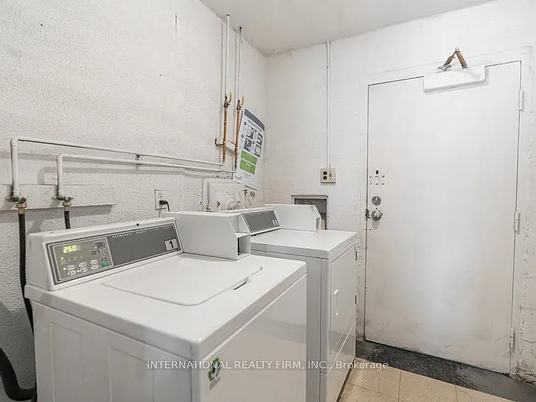 1284 Gramercy Park Pl #205 — Photo 9