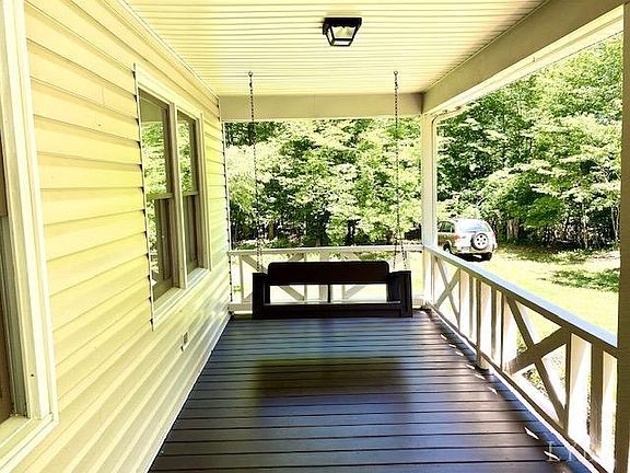 4th image of 156 Redbud Ln