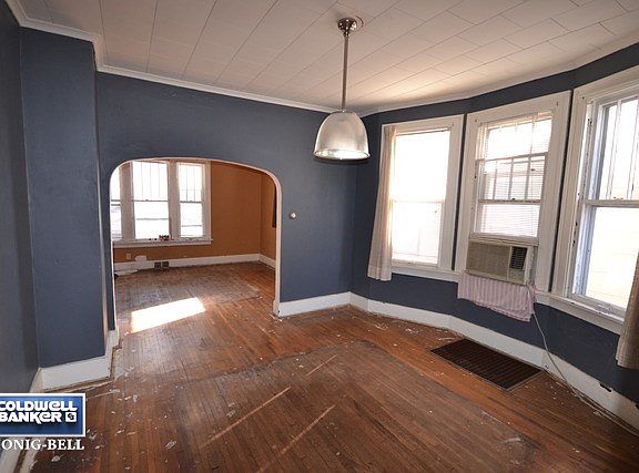 3rd image of 647 Joliet St