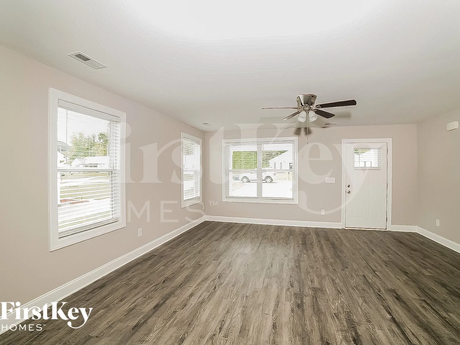 3 bed, 2.0 bath, 1331 sqft, $1,910 — Photo 4