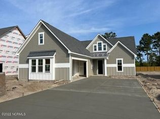 24 Artisan Dr, Hampstead, NC 28443