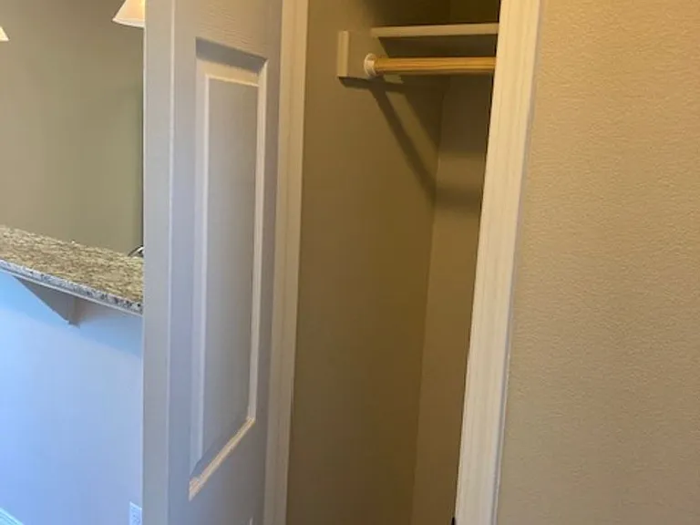 6724 W Irving St — Photo 11