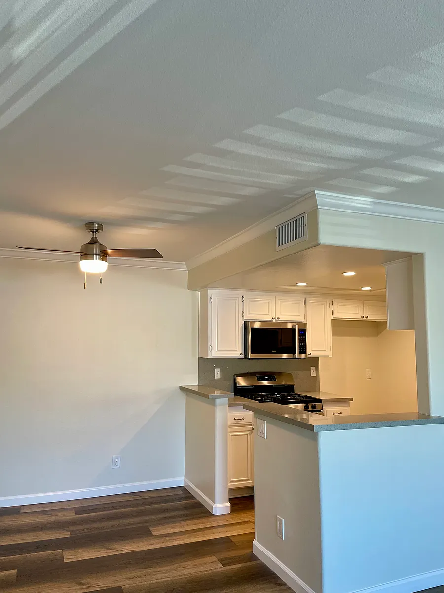 Building Photo - 14521 Dickens St #7