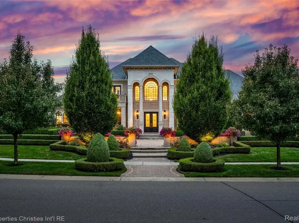 48923 Veneto Dr, Northville, MI 48167