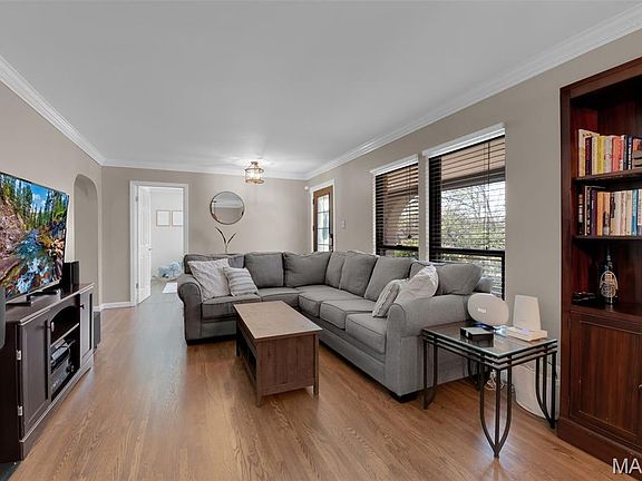 5th image of 9 Treecrest Ct