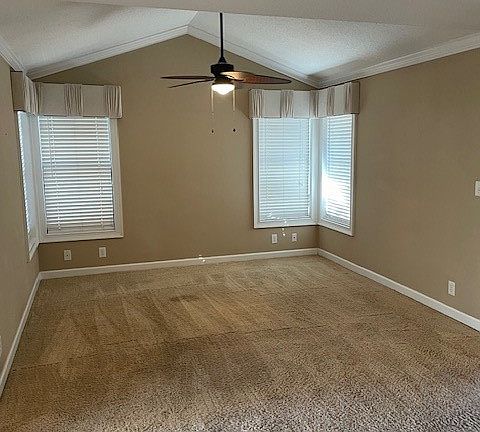 3rd image of 220 Harbour Oaks Dr