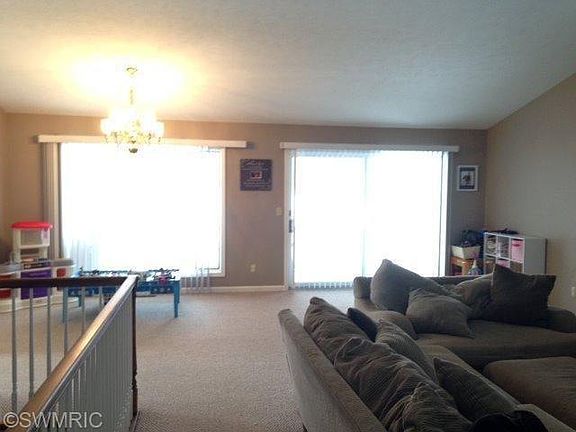 4th image of 60511 Woodland Dr