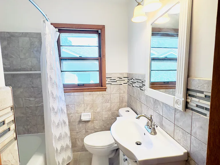 4227 Xenia Ave N — Photo 5