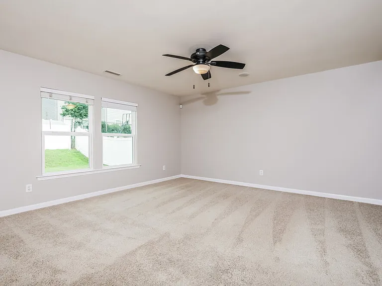 84 Pamlico Dr — Photo 4