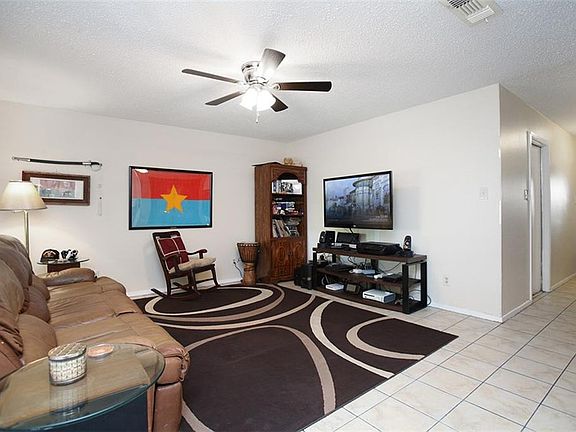3rd image of 3502 Meadowlark Ln